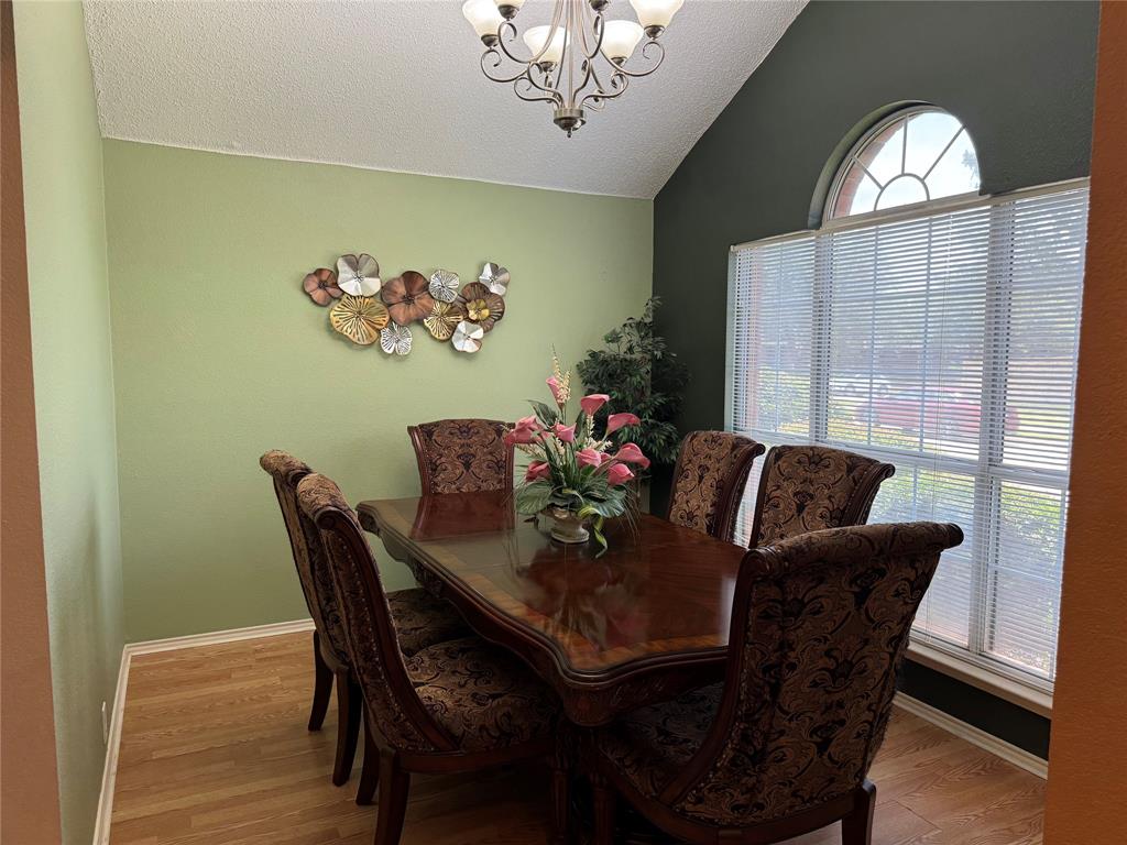 1236 Quaker Lane Property Photo 4