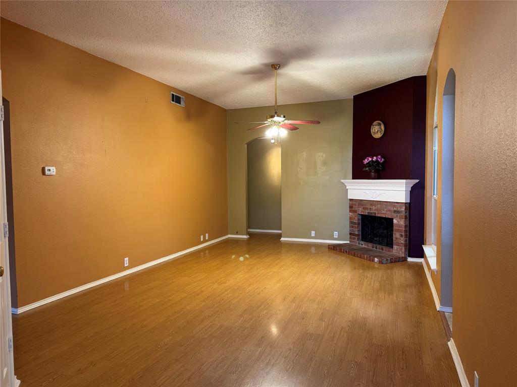 1236 Quaker Lane Property Photo 9