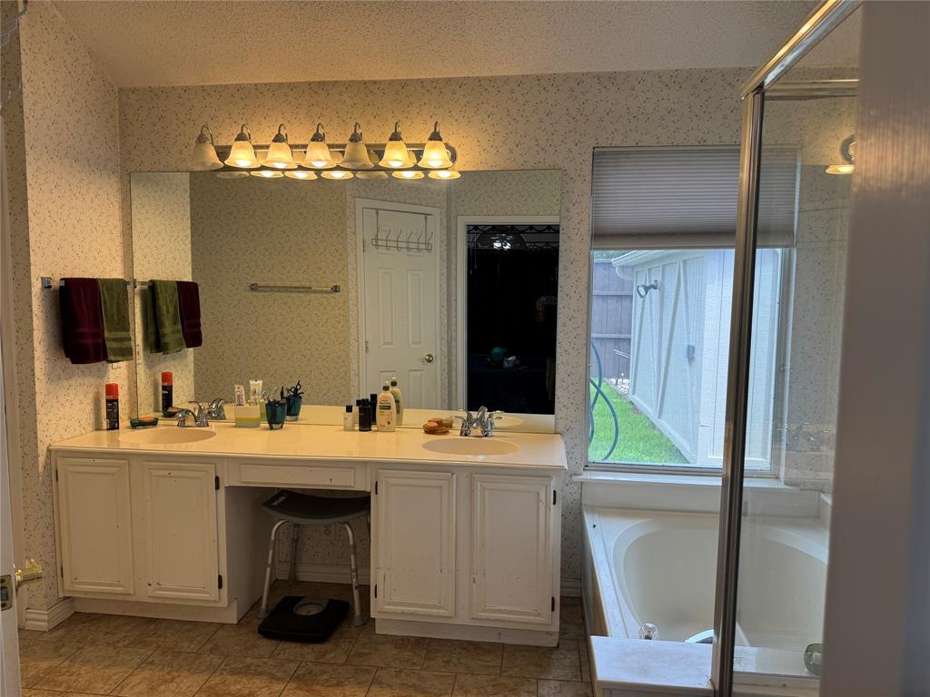 1236 Quaker Lane Property Photo 15