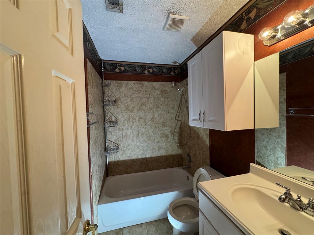 1236 Quaker Lane Property Photo 19