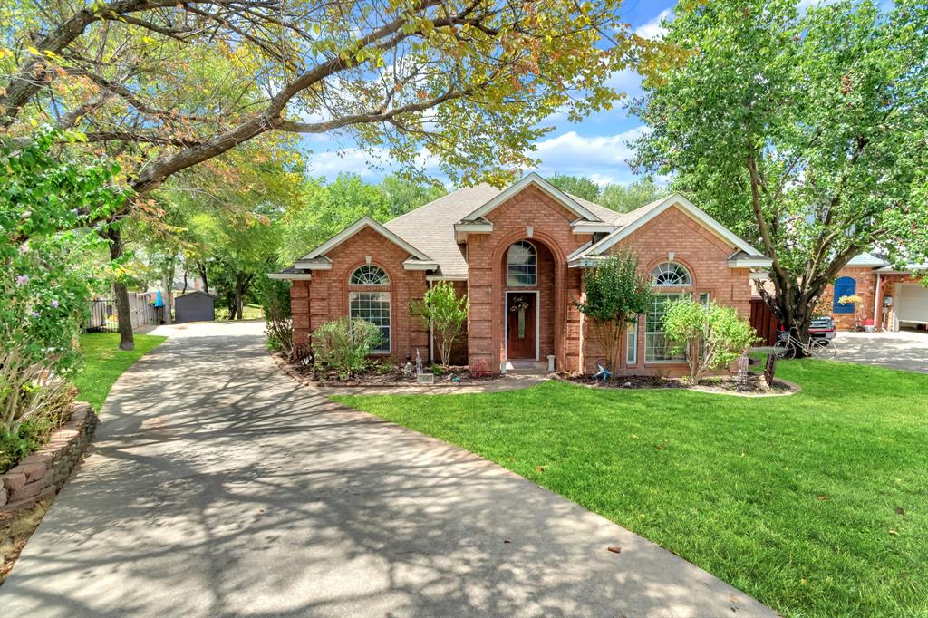 18 Red Bluff Court Property Photo 1