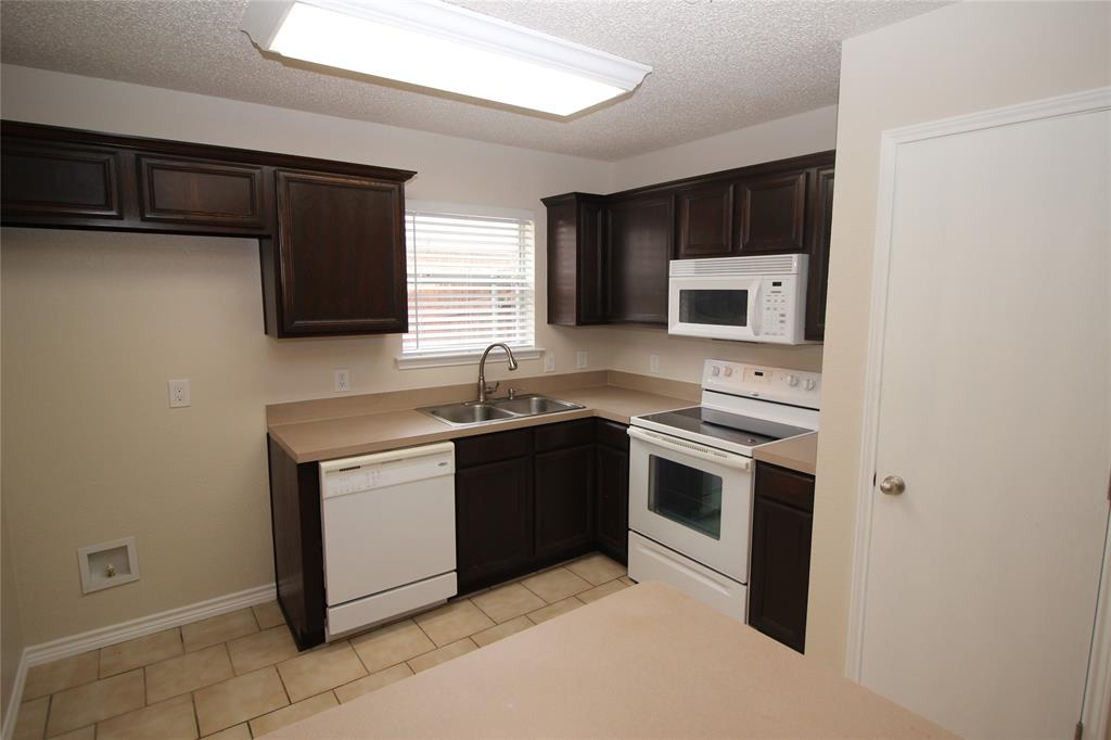 856 Mccully Street Property Photo 4