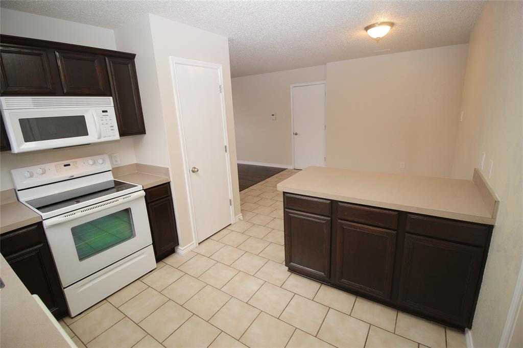 856 Mccully Street Property Photo 5
