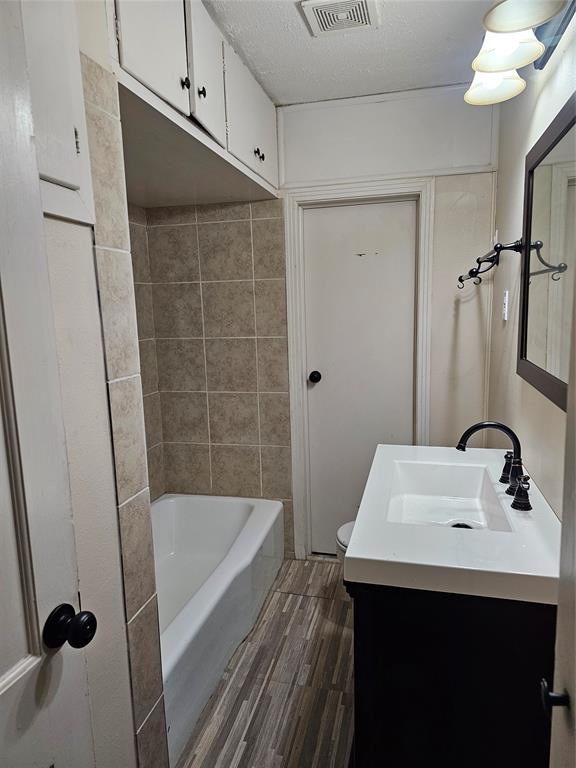2515 Denison Street Property Photo 2