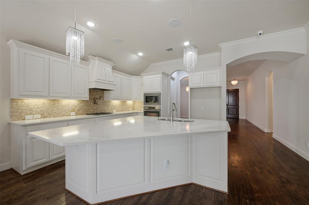 12908 Holbrook Drive Property Photo 15