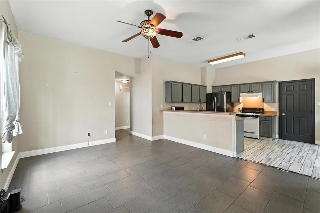 1510 N Carroll Avenue Property Photo 5
