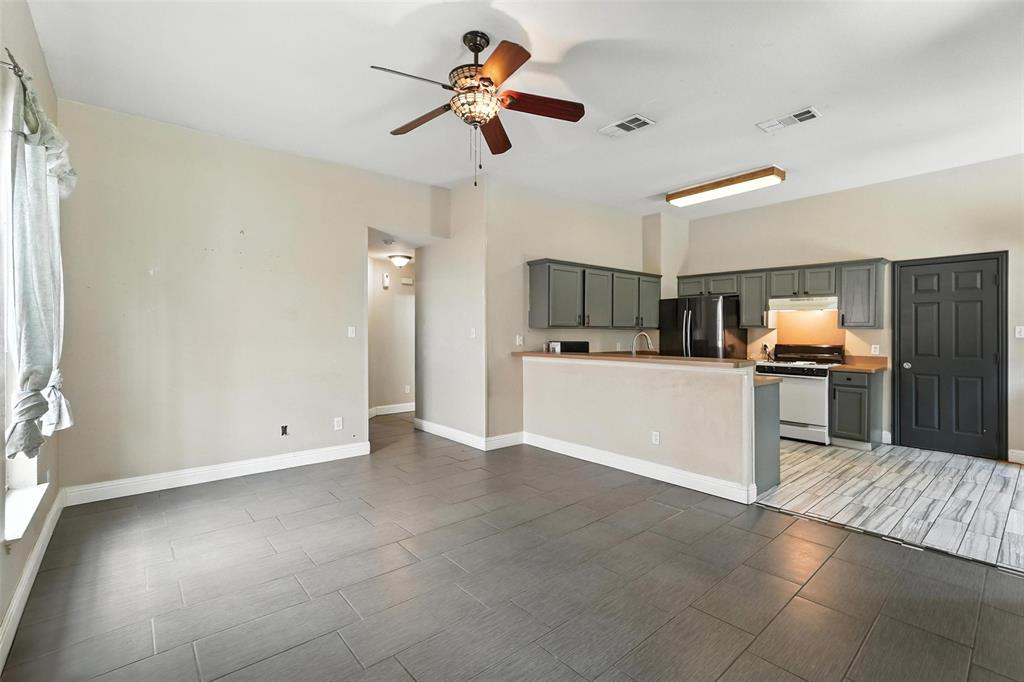 1510 N Carroll Avenue Property Photo 6