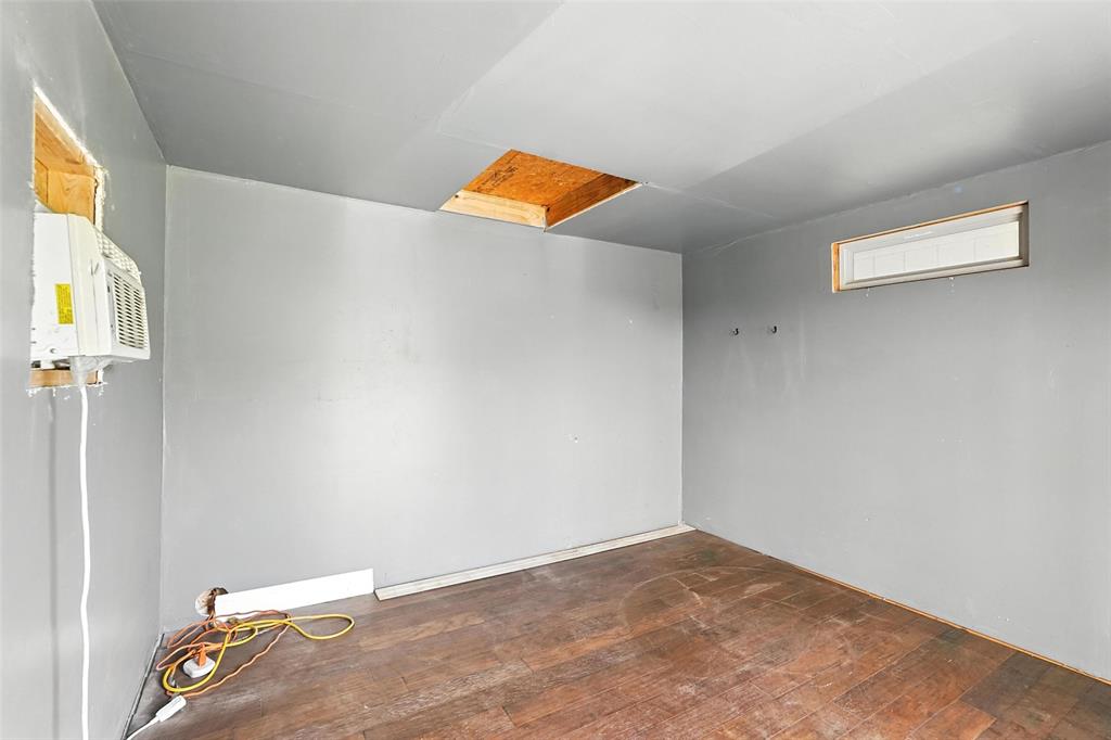 1510 N Carroll Avenue Property Photo 14