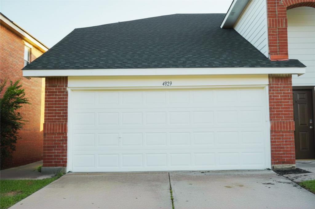 4929 Creek Ridge Trail Property Photo 2