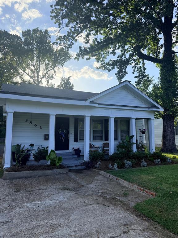 3862 Fairfield Avenue Property Photo 1