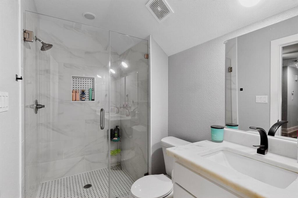 1901 Avenue E Property Photo 17