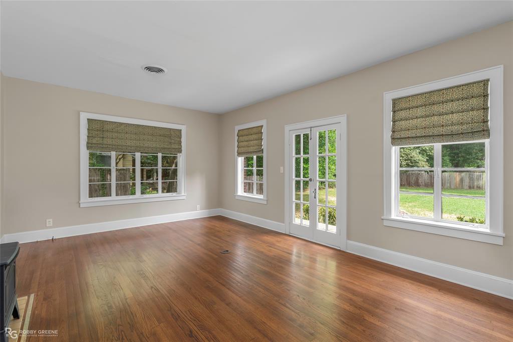 123 Ardmore Avenue Property Photo 3