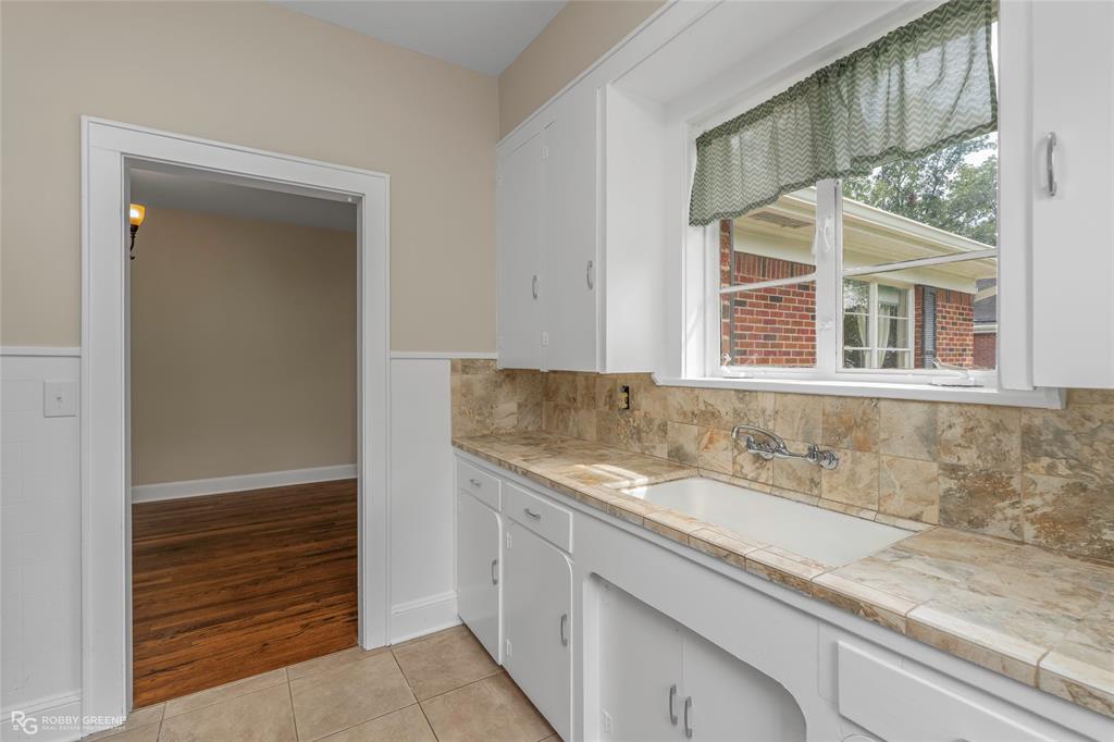 123 Ardmore Avenue Property Photo 10