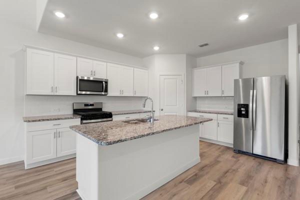 1563 Coldwater Way Property Photo 3