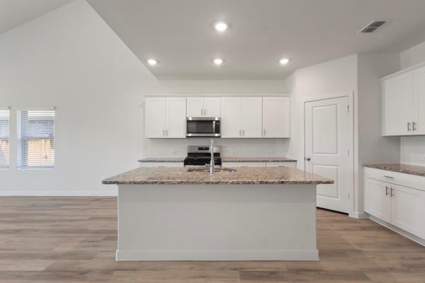 1563 Coldwater Way Property Photo 4