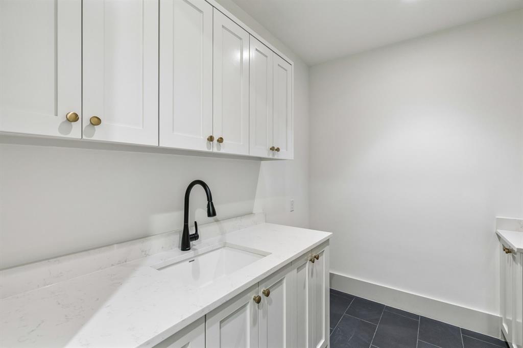 7403 Robin Road Property Photo 12