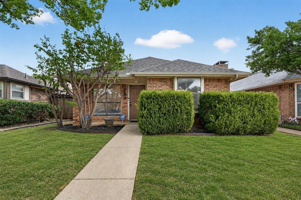 753 Red Oak Drive