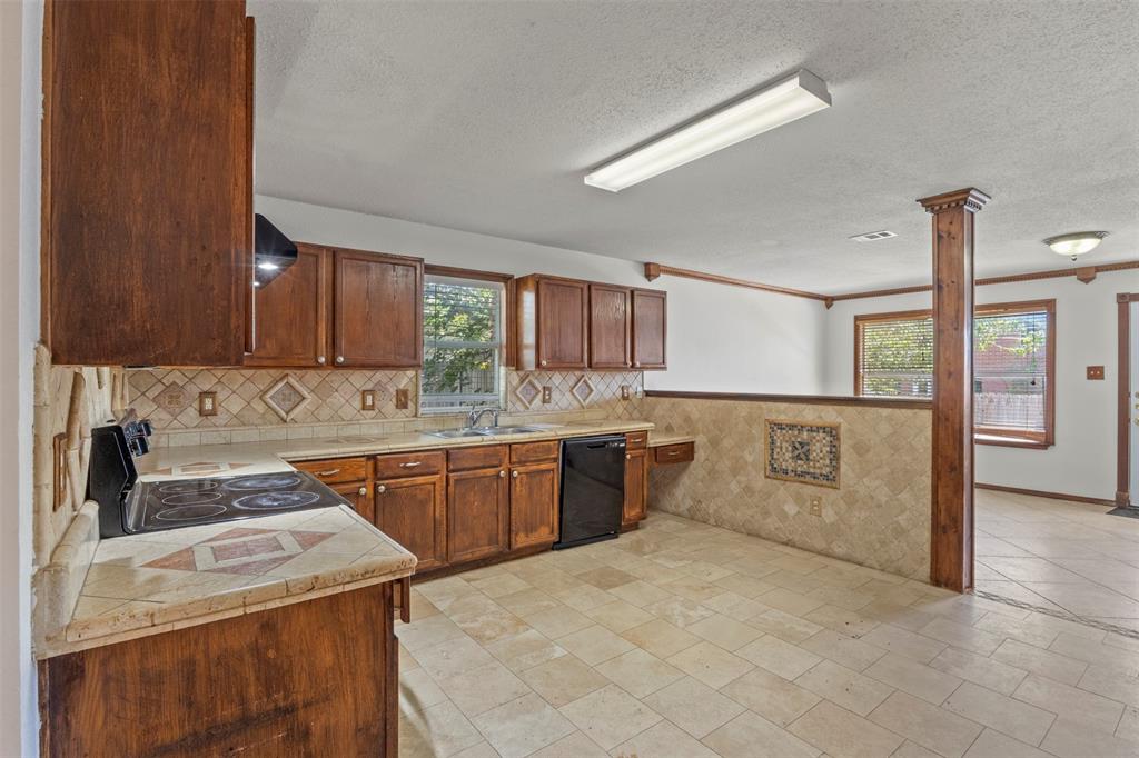 5540 Camarillo Drive Property Photo 8