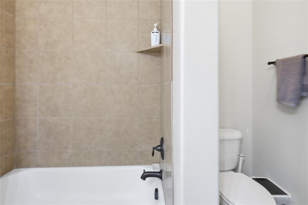 6204 Granite Creek Drive Property Photo 18