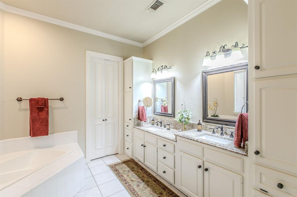757 Village Green Drive Property Photo 16