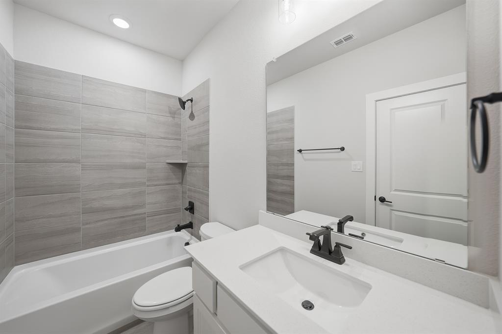 940 Shady Oaks Drive Property Photo 25
