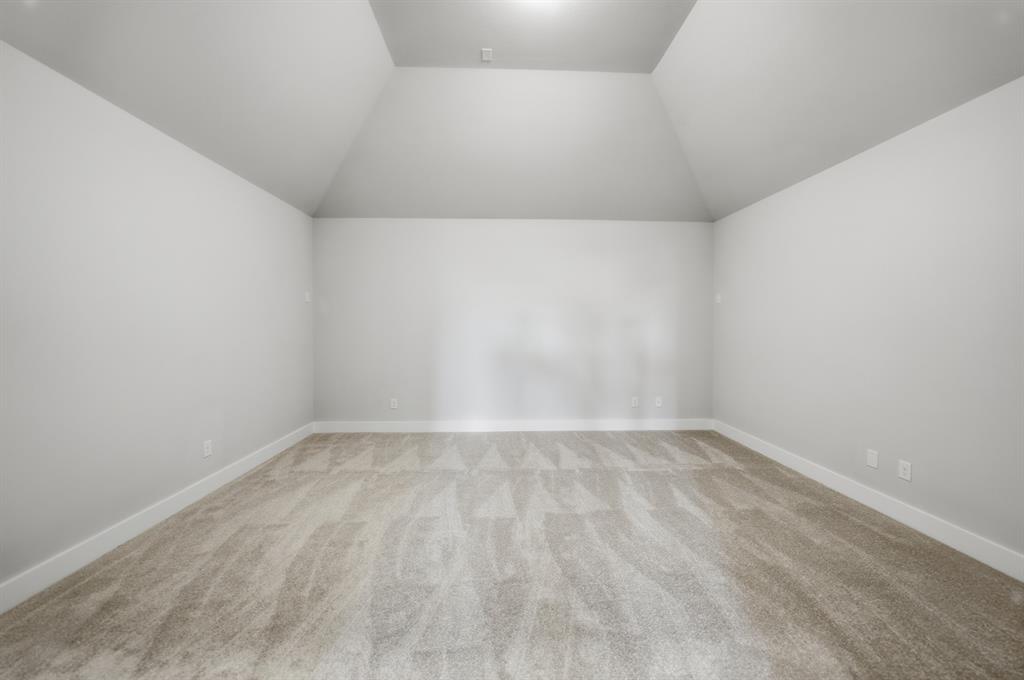 940 Shady Oaks Drive Property Photo 30