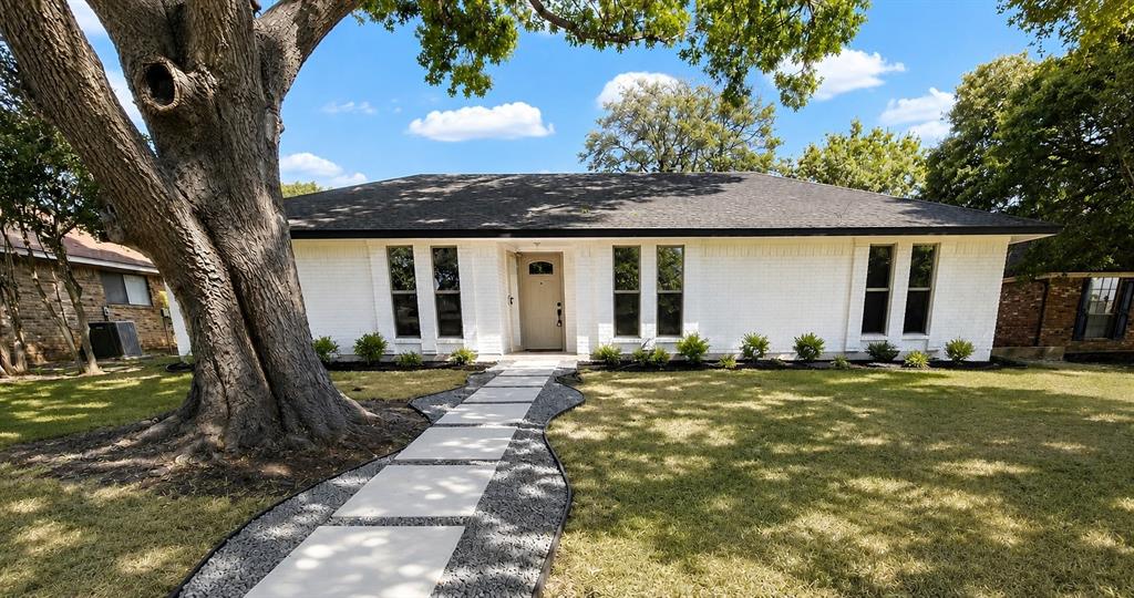 903 Emerson Drive Property Photo 1