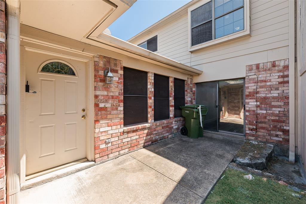 6122 Cypress Point Drive Property Photo 3