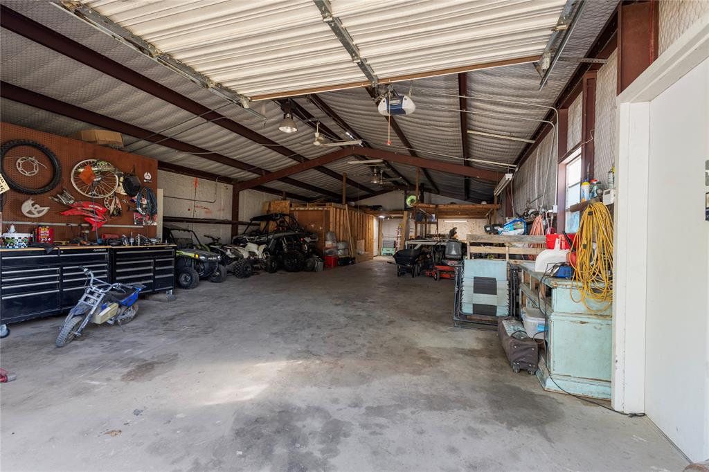 6947 Fm 2494 Property Photo 1