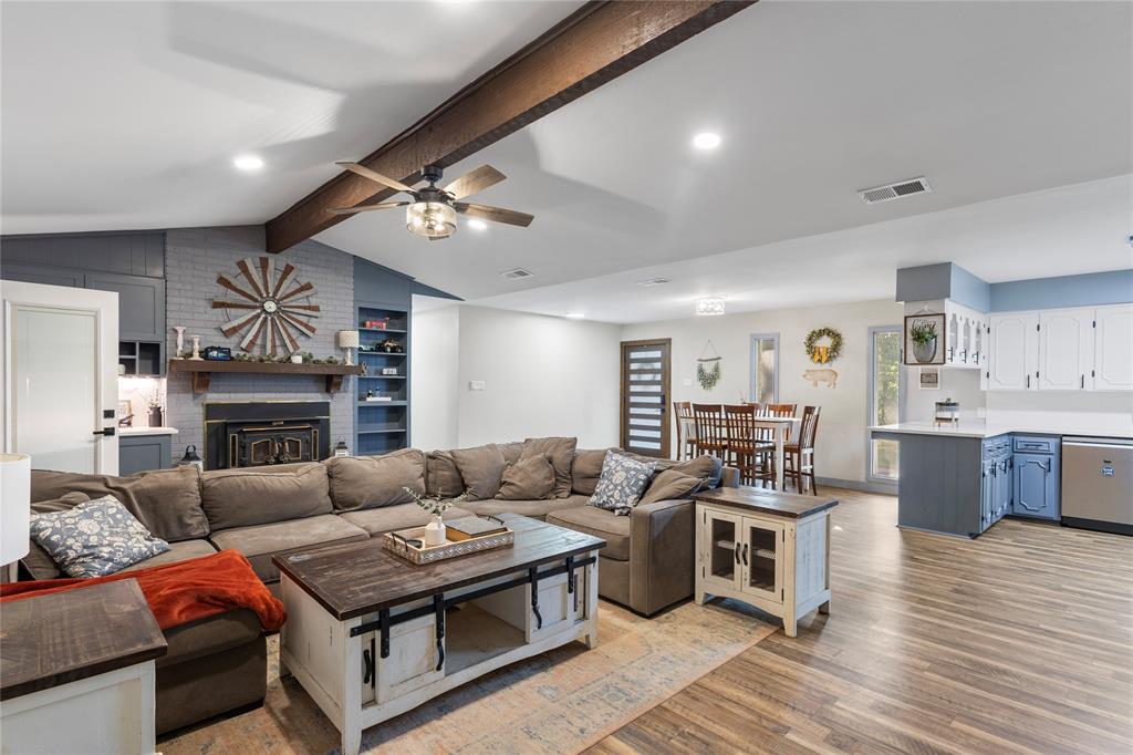 6947 Fm 2494 Property Photo 11
