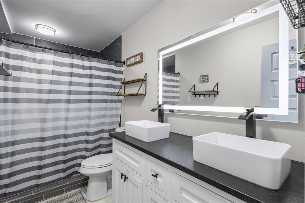 6947 Fm 2494 Property Photo 12