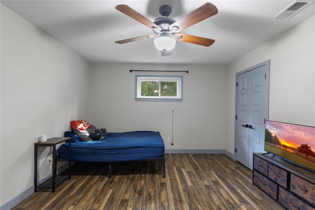6947 Fm 2494 Property Photo 13