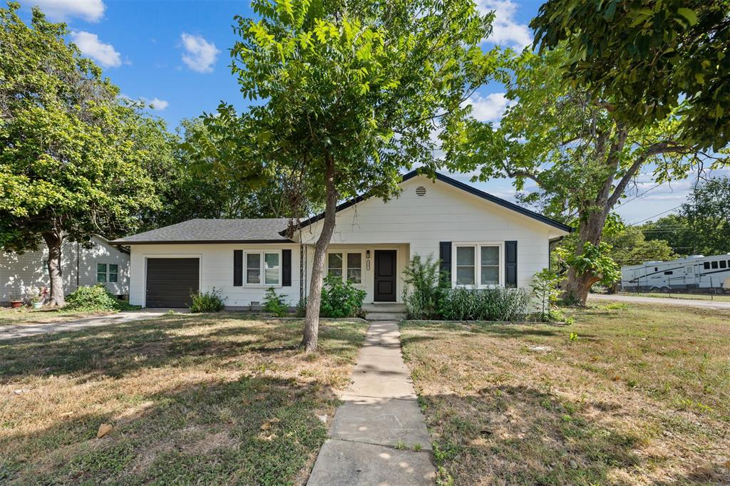 903 E Avenue C Property Photo 1