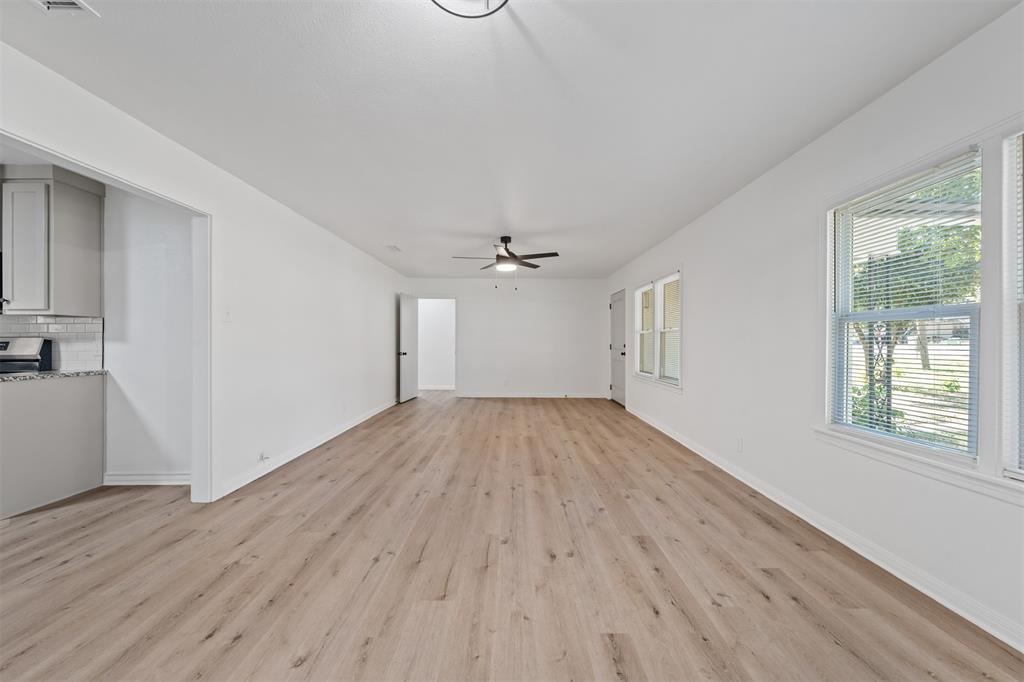 903 E Avenue C Property Photo 5