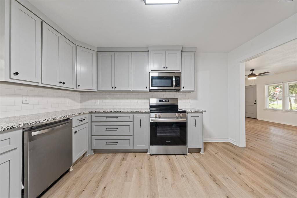 903 E Avenue C Property Photo 9