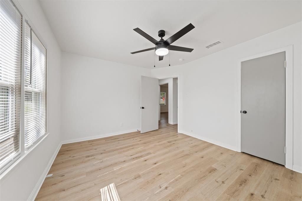 903 E Avenue C Property Photo 18