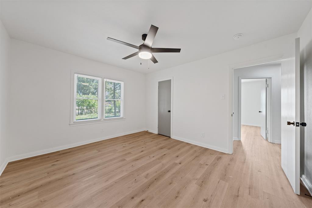 903 E Avenue C Property Photo 19