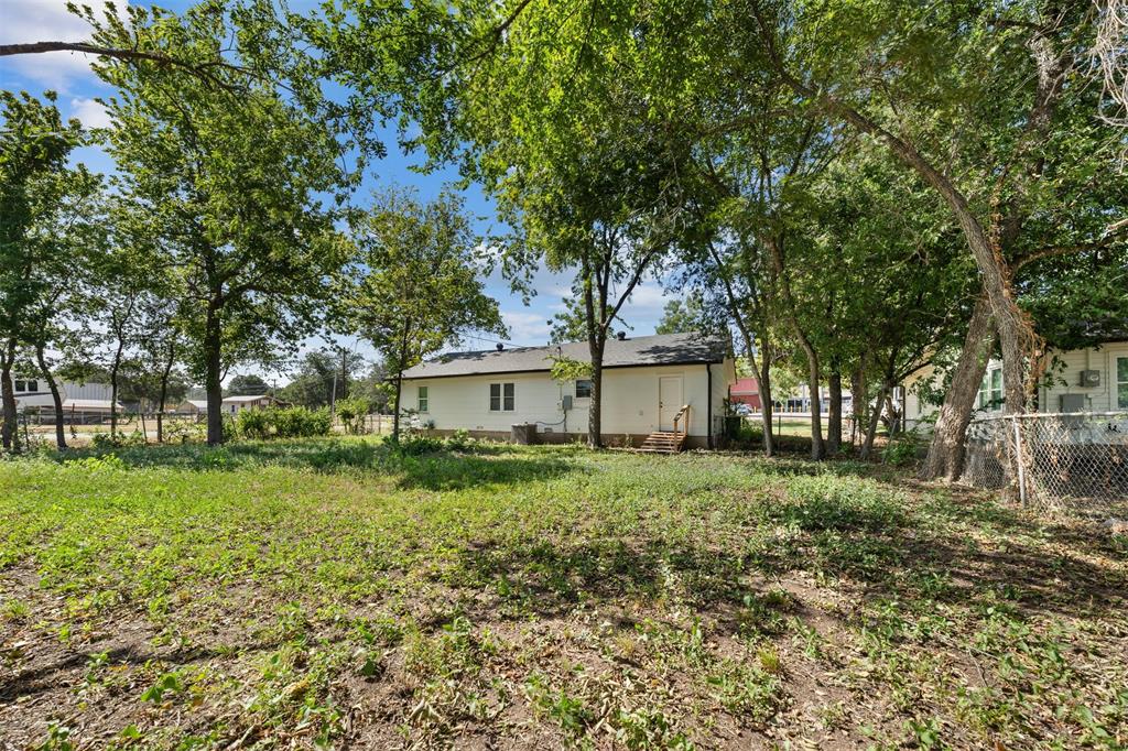 903 E Avenue C Property Photo 21