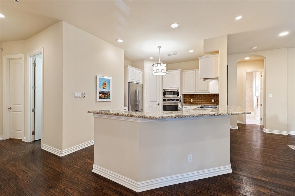 2811 Hood Street E Property Photo 7