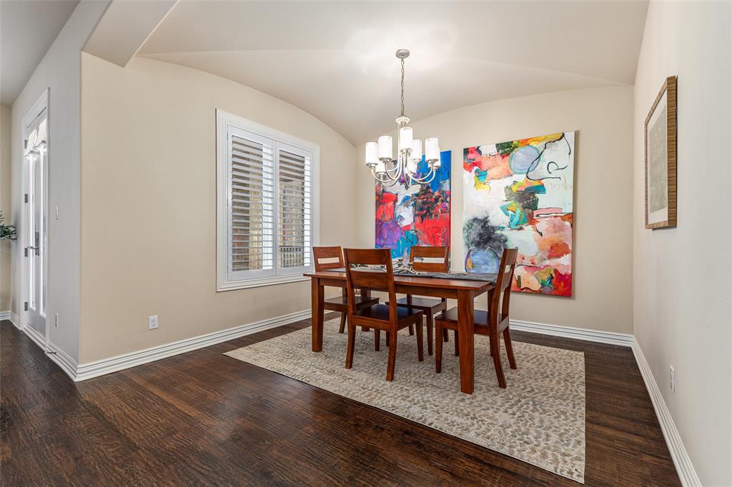 2811 Hood Street E Property Photo 9