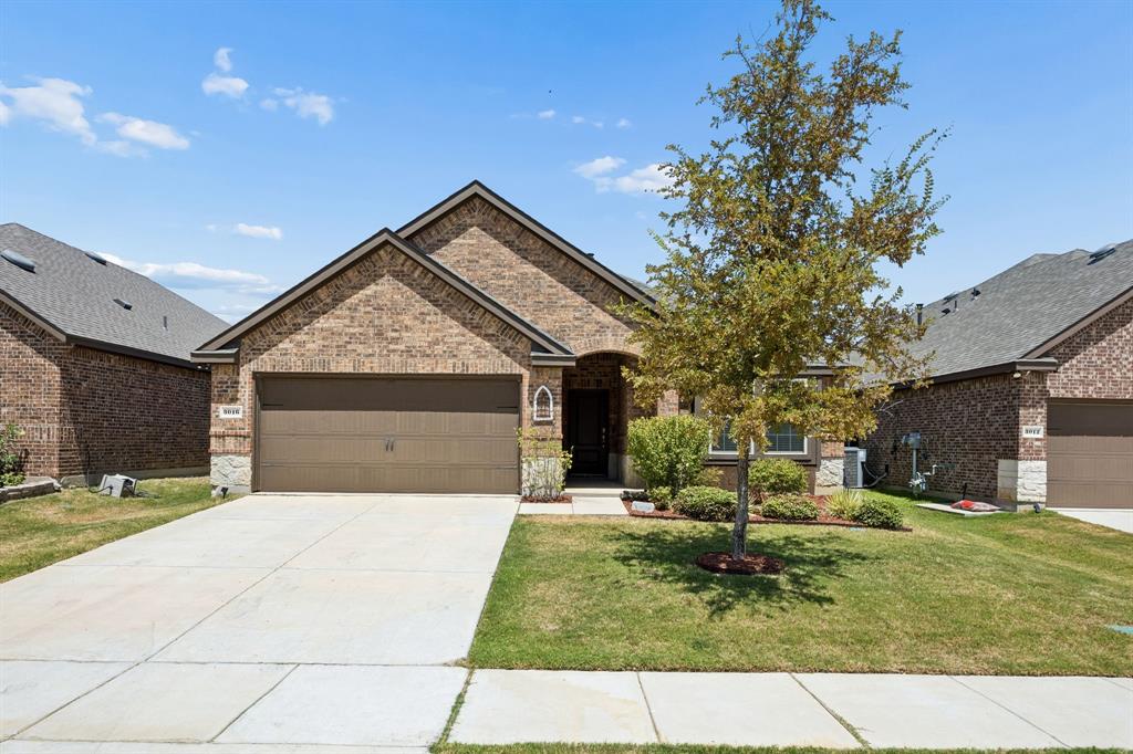 3016 Frio Road Property Photo 1