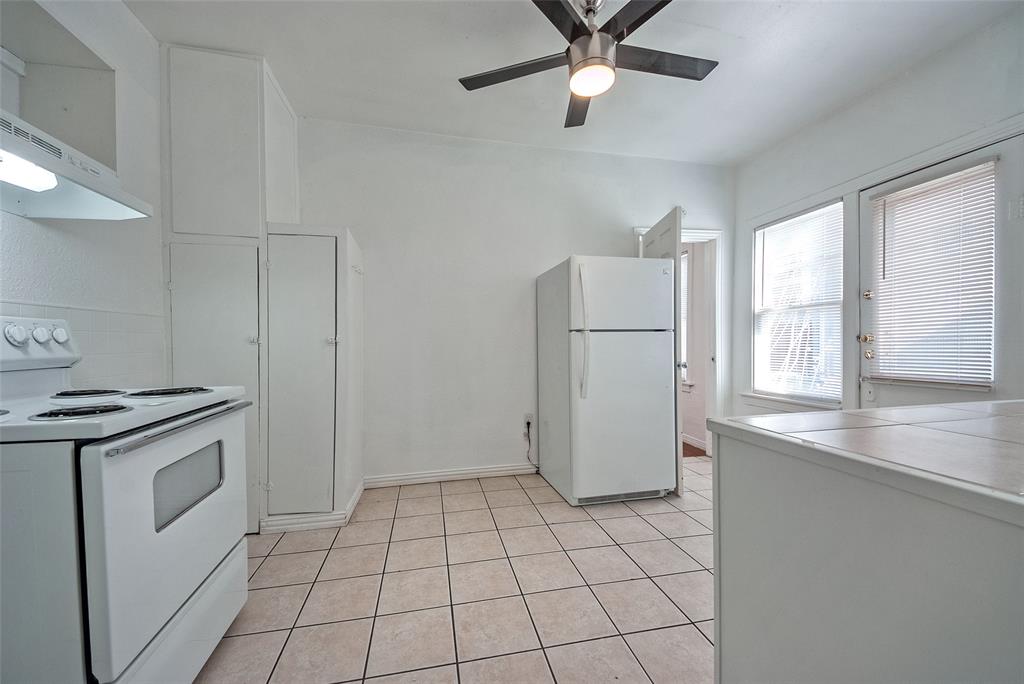5407 Worth Street Property Photo 6
