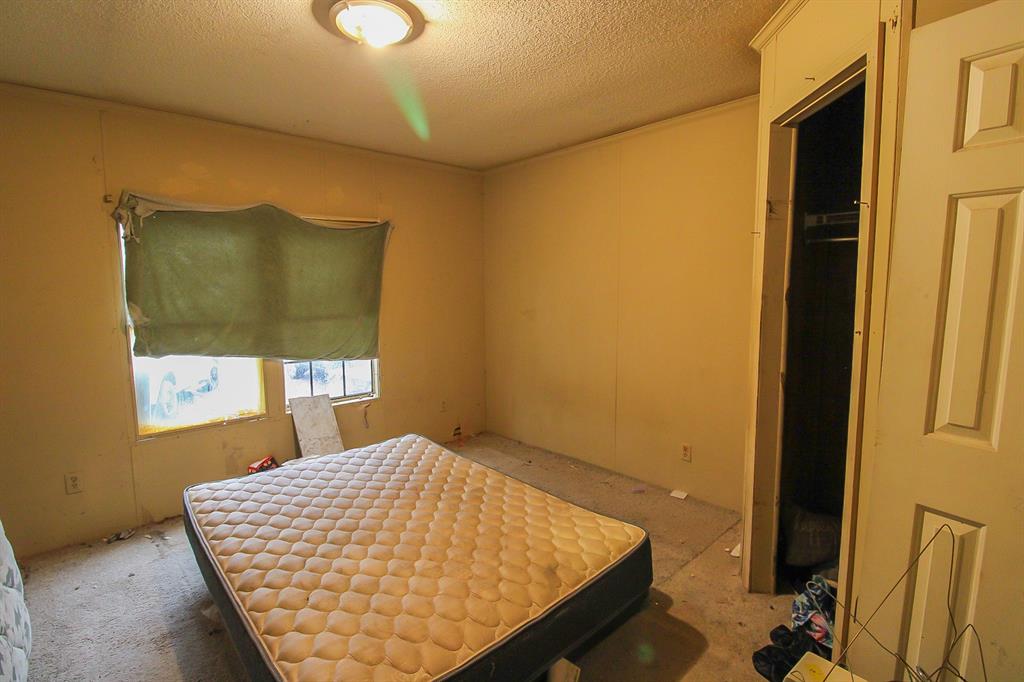 204 E 9th Property Photo 8