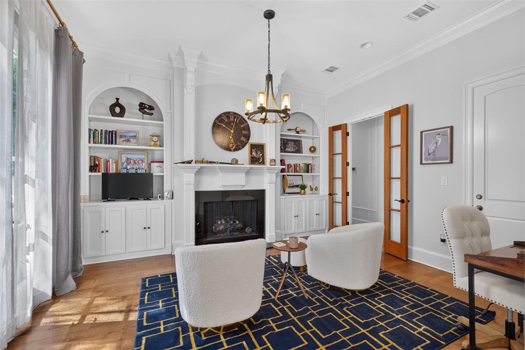 1074 Waters Edge Circle Property Photo 7