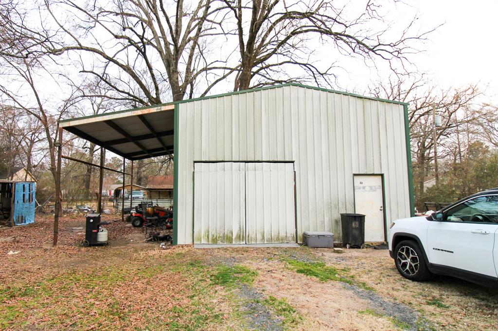 204 Roosevelt Property Photo 3