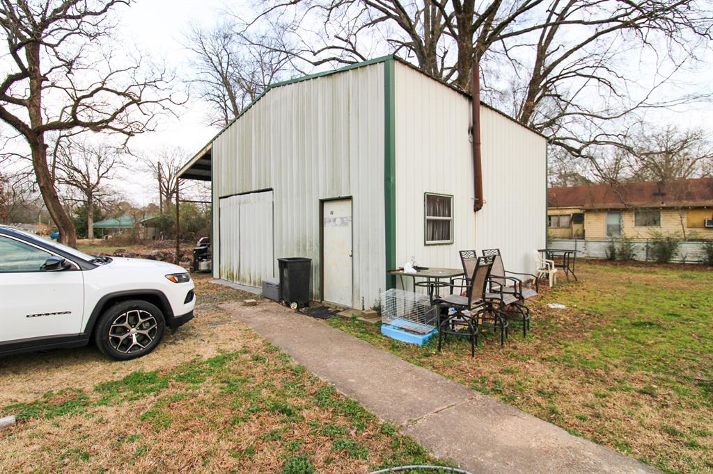 204 Roosevelt Property Photo 4