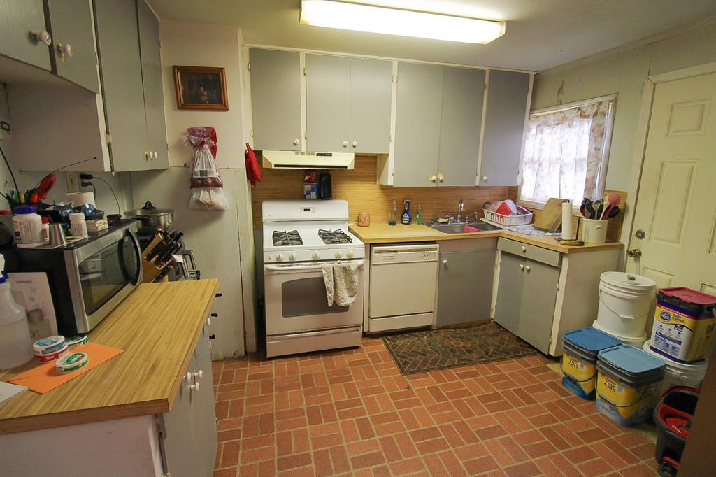 204 Roosevelt Property Photo 6