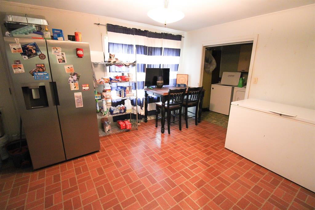 204 Roosevelt Property Photo 7