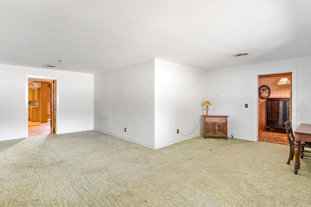 717 E First Street Property Photo 16
