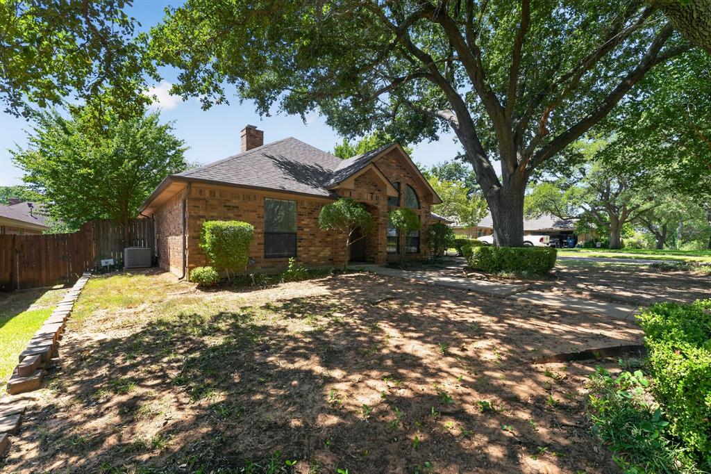 2907 Trail Lake Drive Property Photo 3